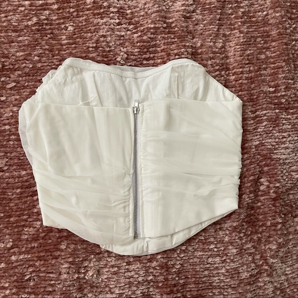 White corset - Picture 4 of 5